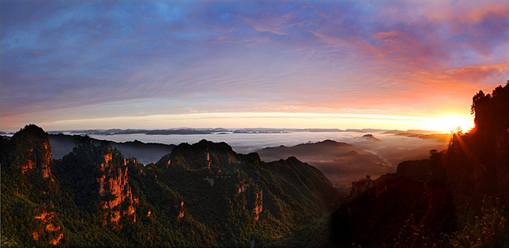 sunrise in Tianzi Mountain.jpg